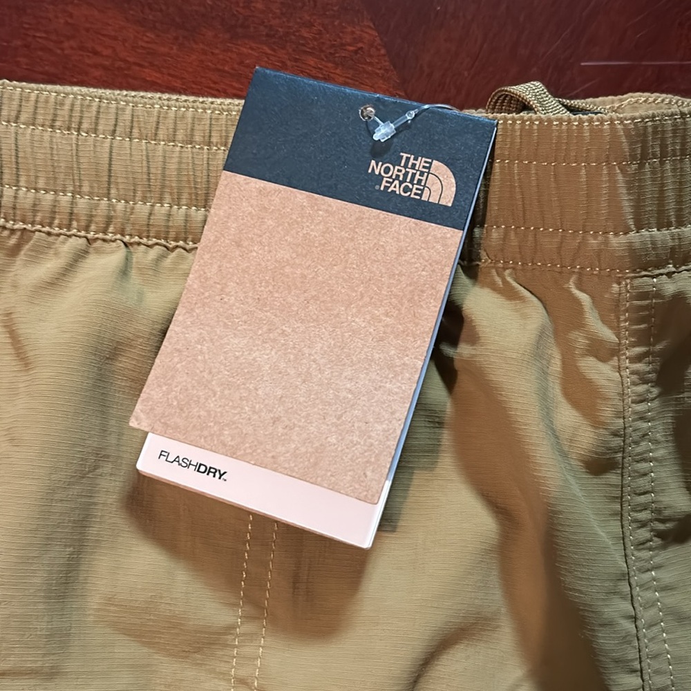 NWT North Face Shorts. - Picture 3 of 5